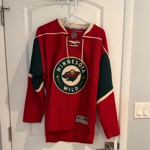 Minnesota Wild Red Hockey Jersey - Coyle Sz Small
